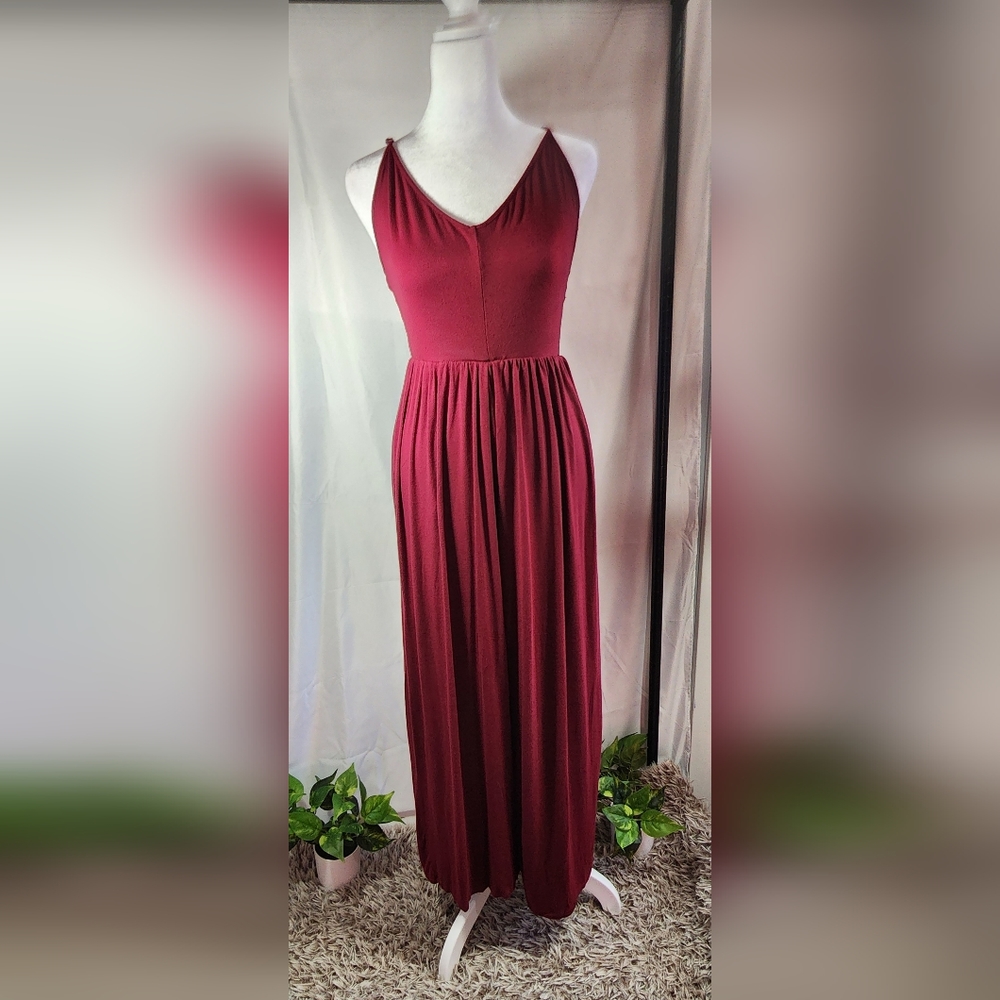 Wide Leg Minimalist Spaghetti Strap V-nevk Jumpsuit